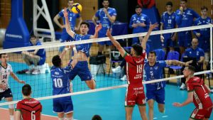 Левски поведе във финалната серия след обрат над Нефтохимик