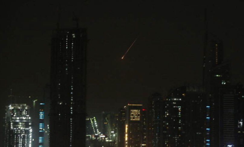 Трагедия в Абу Даби: Един загинал при падане на отломки