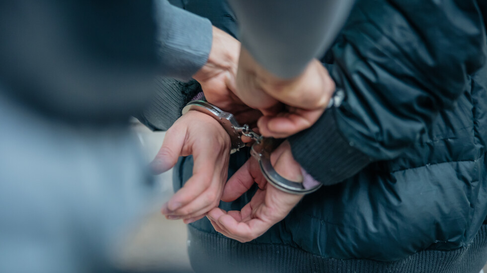 Седем задържани при акция срещу купуването на гласове в Кюстендил, иззеха 2900 евро