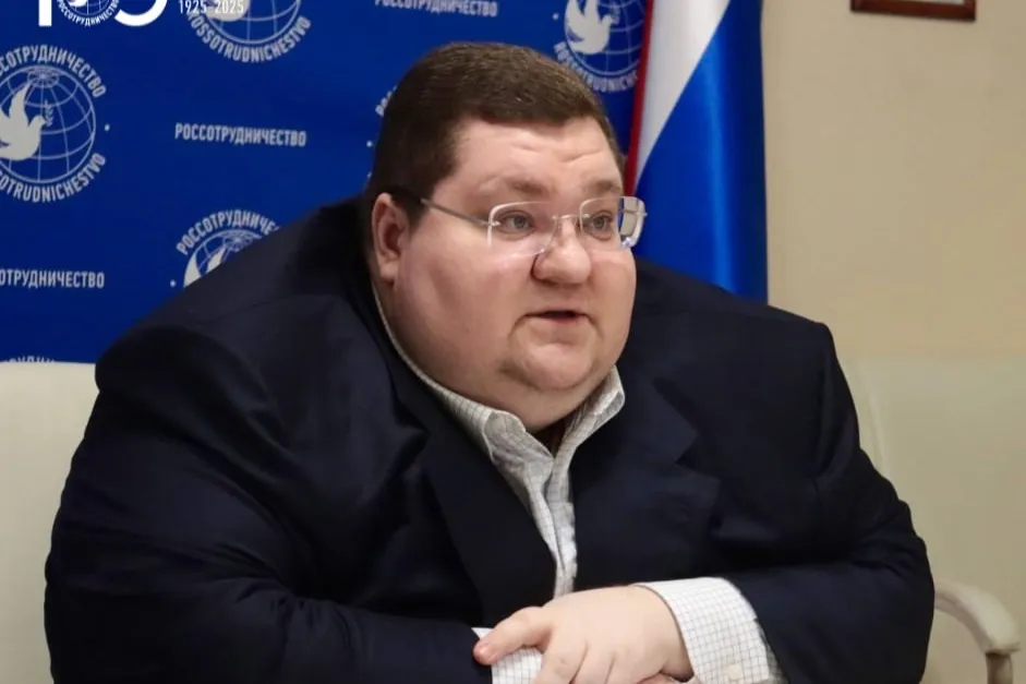 Путин поверява руската „мека сила“ на човек, санкциониран като „портфейл“ на ФСБ