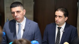 ПП-ДБ се готви за твърда опозиция, а „Да, България“ настоява за нов договор в коалицията