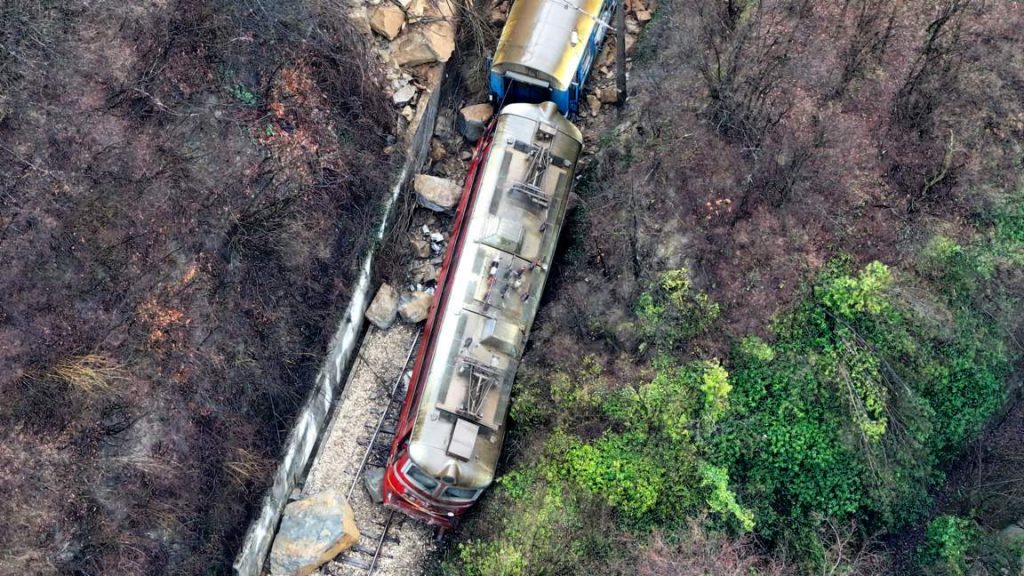 Четирима пострадаха след дерайлирането на влака Русе – Пловдив край Трявна