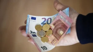 НОИ преизчислява от 1 април пенсиите на 355 хил. работещи пенсионери