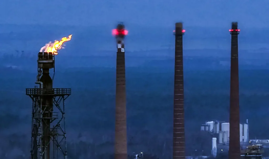 Ирански дронове удариха кувейтската рафинерия „Мина ал Ахмади“