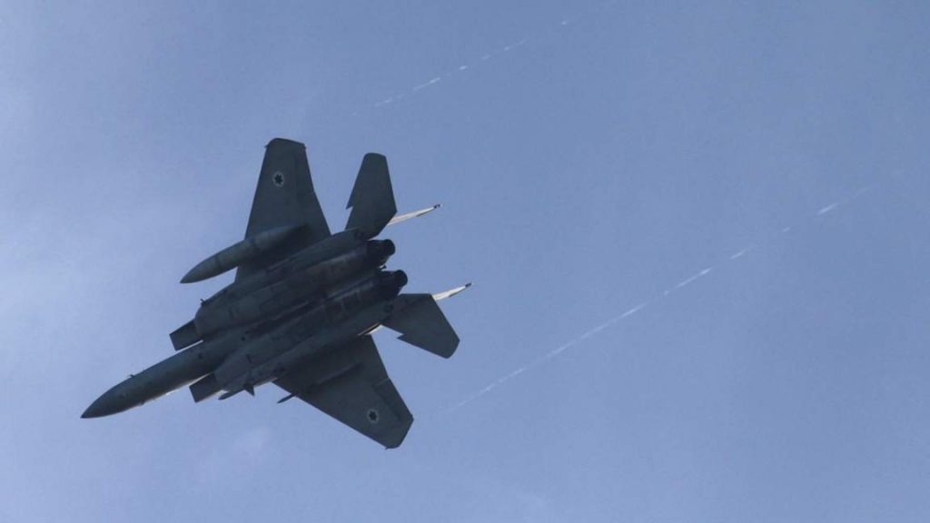 Поне 14 души са ранени при иранска ракетна атака срещу Израел