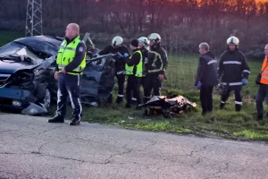 13-годишно момиче е в кома след жестоката катастрофа край Добрич, една жена загина на място