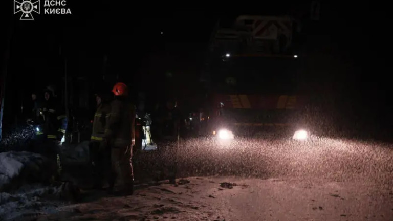 Русия удари с ракети Киев. Има убити и ранени