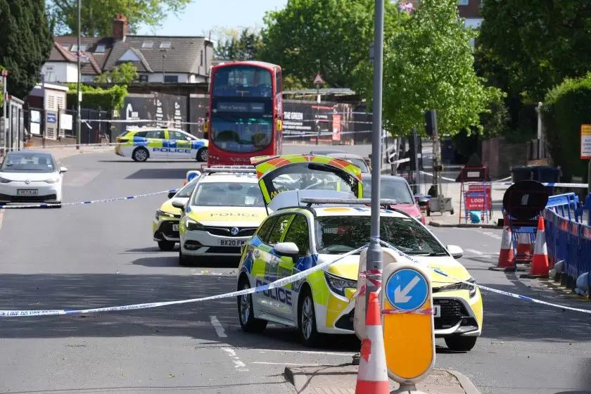 Двама намушкани при нападение в еврейски квартал на Лондон