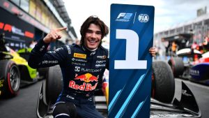 Никола Цолов се връща в болида като лидер във Формула 2