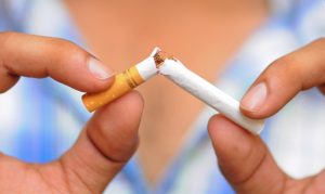 Великобритания забранява до живот цигарите за поколенията след 2008 г.