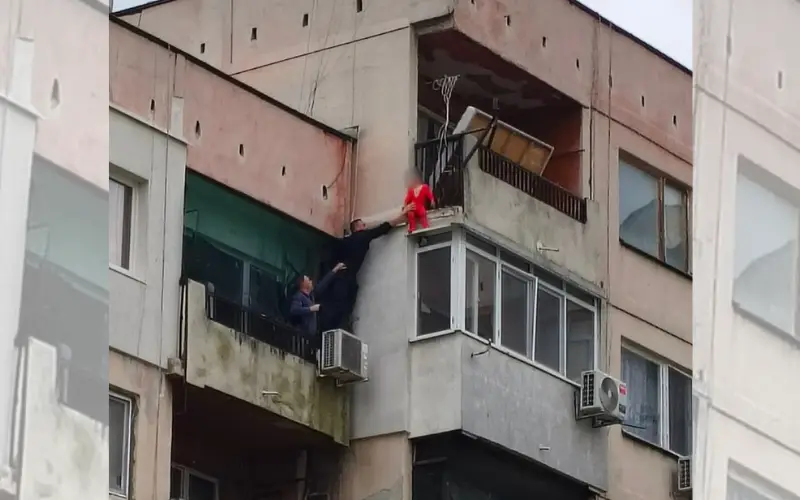Полицаи спасиха 3-годишно дете, увиснало на парапет от 8-ия етаж в Ямбол
