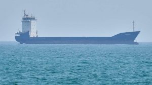 Корабният трафик през Ормуз в застой: За 12 ч. е отчетено преминаване на 3 съда