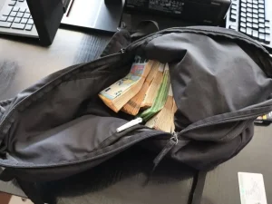 Раници, натъпкани с близо 90 000 евро за купуване на гласове, са били открити в Пловдив