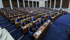 Нов парламент, старият изпит: ще превърне ли 52-рото Народно събрание мнозинството в отговорност?