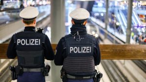 12 души са леко ранени при нападение във високоскоростен влак в Германия