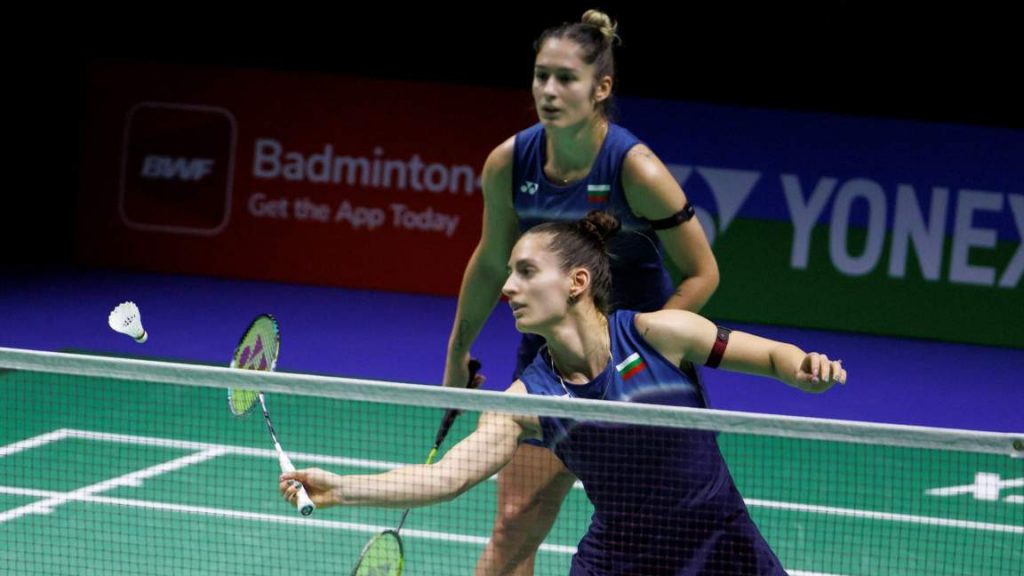 Сестри Стоеви са на 1/4-финал на европейското по бадминтон