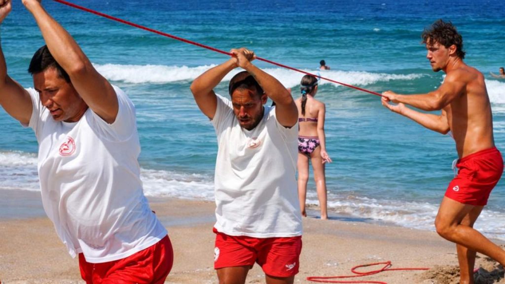 Безплатни курсове за водни спасители през април в кк Албена