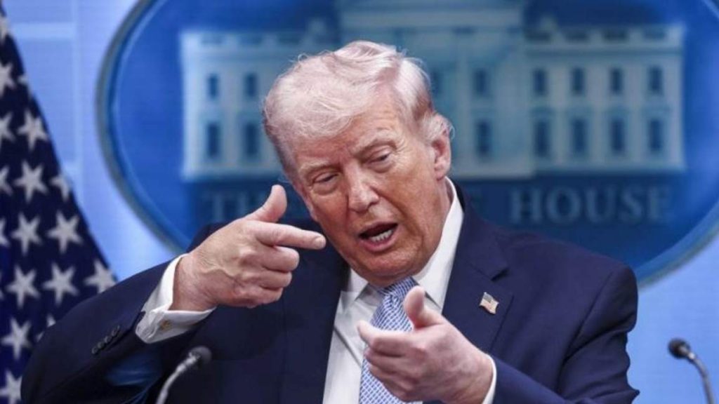 Все повече демократи започват да говорят за импийчмънт на Тръмп