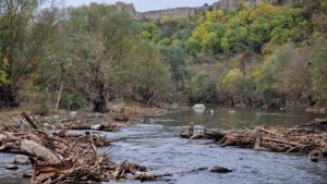 Нивото на язовир "Стамболийски" е критично високо