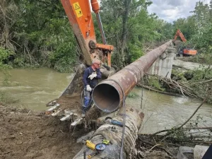 Край на водната криза в Севлиево: Възстановиха скъсания водопровод часове преди крайния срок
