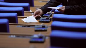 Парламентът ограничи правомощията на особения управител на „Лукойл“