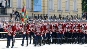 Българската армия отбелязва празника си с водосвет на бойните знамена