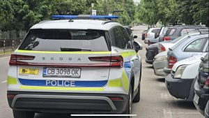 Полицията проверява нощни заведения и улици в Благоевград в акция срещу наркотиците