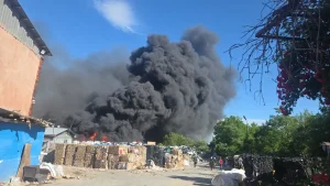 Пожарът в база за пластмасови отпадъци край Стара Загора е овладян, въздухът се следи 72 часа
