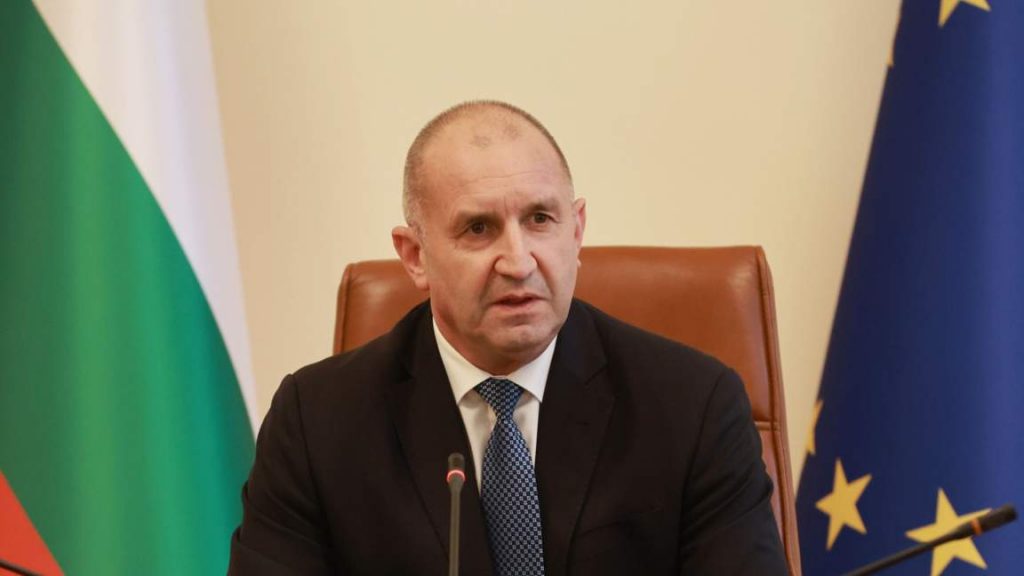 Радев разпредели ресорите на четиримата вицепремиери