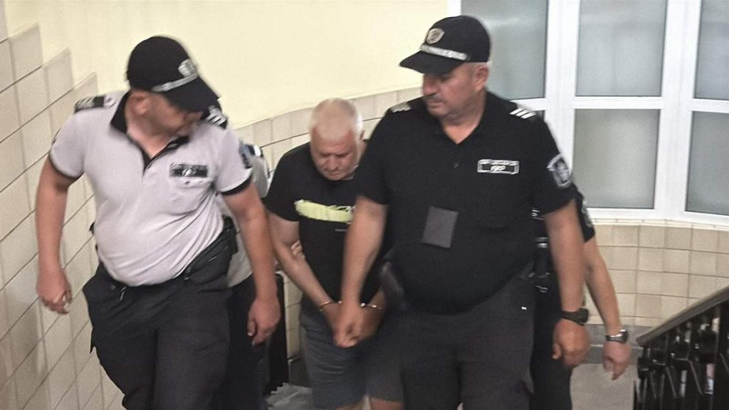 Прокурорът поиска „Задържане под стража“ за 53-годишния тираджия от мелето на „Тракия“ – обвиняемият твърди, че е гръмнала гума
