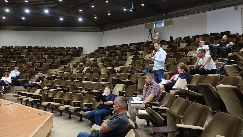 Транспортната комисия в Общинския съвет поиска от кмета Благомир Коцев пълна справка за новата билетна система и градския транспорт във Варна
