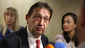 Министър Шишков: Близо 42 удостоверения за търпимост във Варна са фалшиви, подготвя се уволнението на шефа на кадастъра
