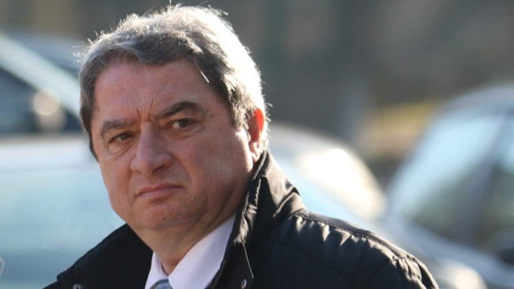 Емануил Йорданов: Две медийни звезди в едно министерство са в повече