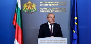 Донев: Без мерки дефицитът стига 7.4%