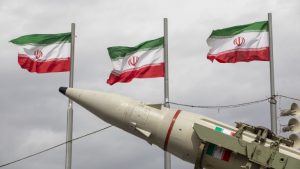 САЩ удариха ирански военни обекти, Техеран отвърна с атака по американска база
