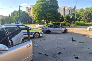 Две деца загинаха при тежка катастрофа край Мездра