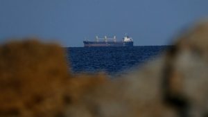 Руски дрон удари товарен кораб в Черно море, загина член на екипажа