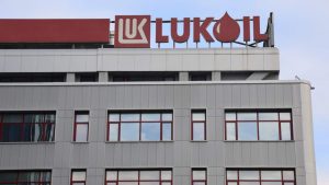 Румен Спецов е освободен: Евгени Симеонов поема контрола над дружествата на „Лукойл“