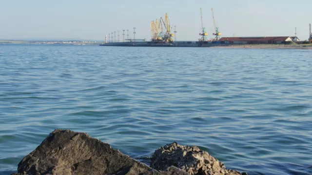 Откриха тяло на моряк в пристанището в Бургас