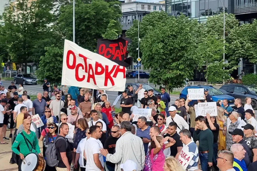 Нов протест във Варна поиска оставката на кмета Благомир Коцев