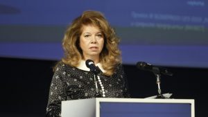 Йотова предупреди за опит Северна Македония да влезе в ЕС „през задната врата“
