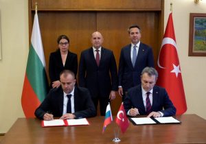 „Булгаргаз“ и „Боташ“ замразиха спорния договор за 15 месеца след среща Радев – Ердоган в Анкара
