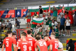 Младите волейболни лъвове сътвориха сензация на старта на Евро 2026 с победа над Франция