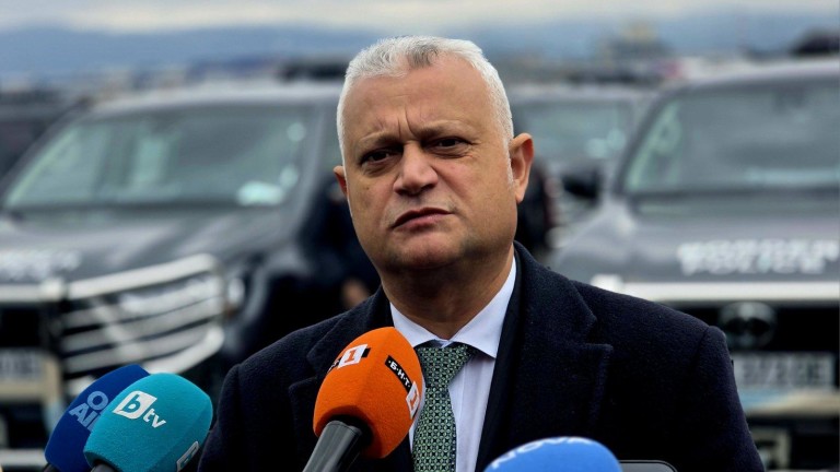 Емил Дечев: Проверка трябва да изясни разминаването за полета на Пеевски и Атанасова