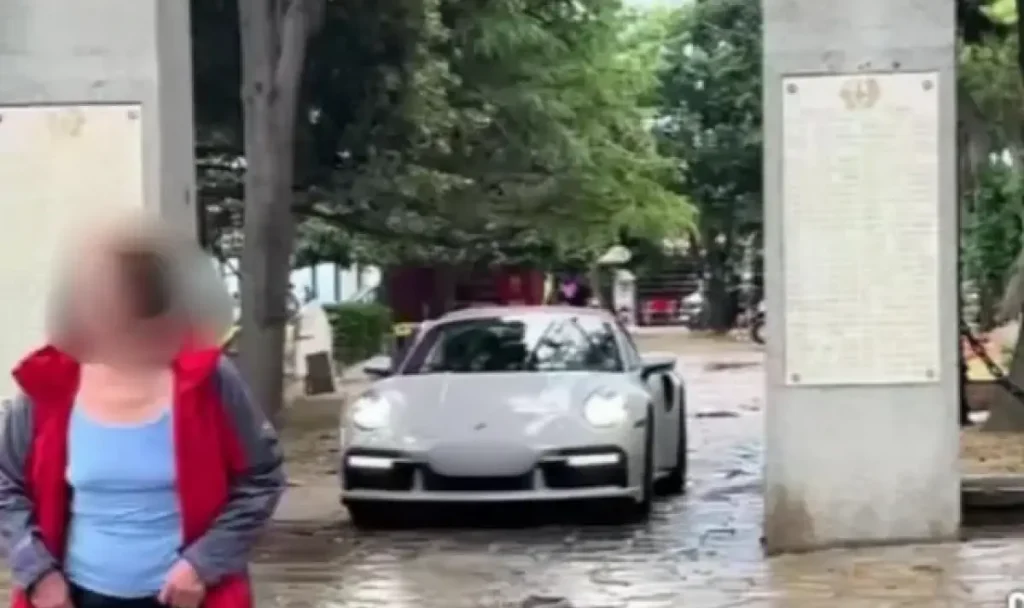 Емрах Стораро с акт след шофиране в пешеходната зона на Стария Созопол