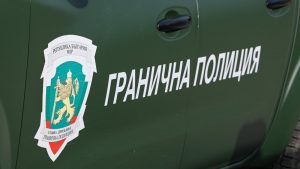 Десет души са задържани при операция срещу схема за рент-а-кар измами