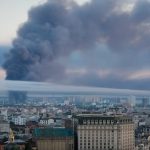 Жертвите след масираната руска атака срещу Киев станаха най-малко 18