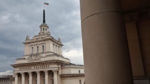 Демерджиев внесе в НС ﻿справката с хората, свързани с полетите на ﻿Пеевски