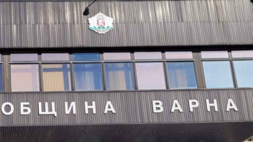 Протестиращи промениха дневния ред на Общинския съвет във Варна