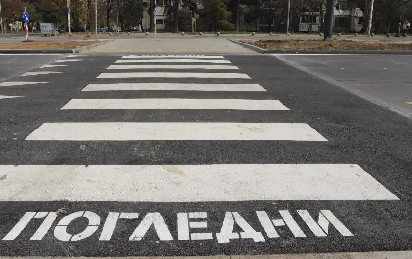 Жена е с опасност за живота след удар на пешеходна пътека в Бургас